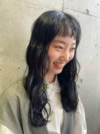 ロング カラー パーマ ヘアアレンジ Mirai 🧸のヘアスタイル