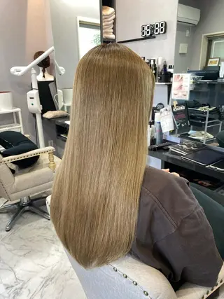 ロング FAVORE 【ファヴォーレ】のヘアスタイル