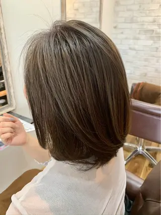 カラー 大森 亜美のヘアスタイル