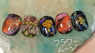 ネイル フラワー ムーンのネイルデザイン