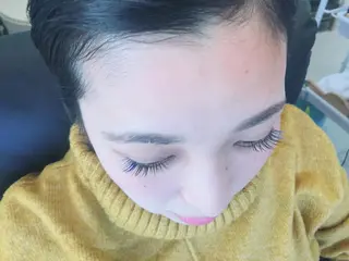 マツエク・マツパ UTA hair&eyelash所属・青木 百花のマツエク・マツパデザイン