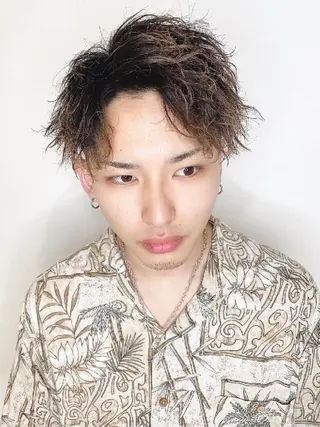 ミディアム ノミネーション大宮所属・TOSHIKI/ ハイトーン/髪質改善のヘアスタイル