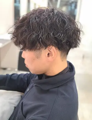 ショート パーマ メンズ 桐島 令奈のヘアスタイル