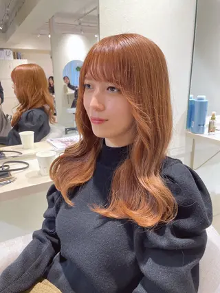 ミディアム カラー CreBiA ten_【クレビアテン】所属・crebia 漢人 美海／レイヤーカットのヘアスタイル