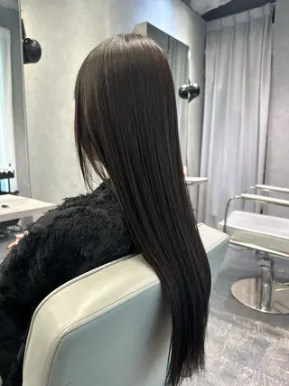 ロング naito/ブリーチ /エクステ/縮毛のヘアスタイル