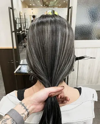 ロング カラー レイヤー/艶カラー 🫧守利のヘアスタイル