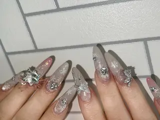 ネイル Rainrain💧 パーツ豊富、やり放題のネイルデザイン