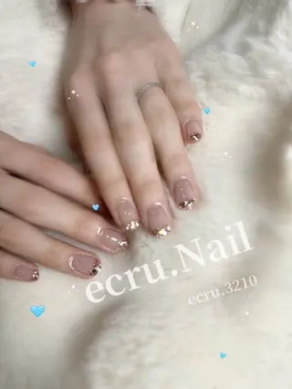 ネイル ecru.所属・TAKAHASHI NANAMIのマツエク・マツパデザイン