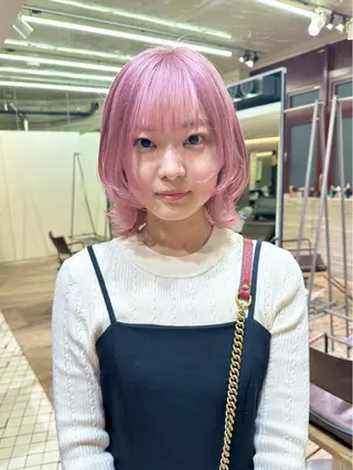 ショート カラー kai .のヘアスタイル