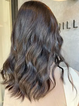 セミロング カラー N°jillva 𝑘𝑎𝑟𝑖𝑛のヘアスタイル