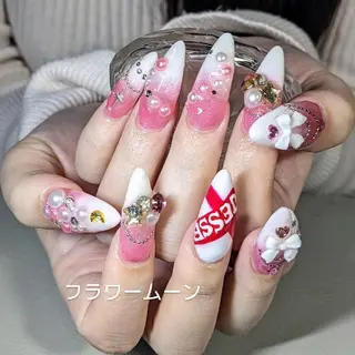 ネイル フラワー ムーンのネイルデザイン