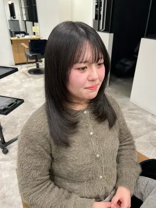 ミディアム 黒阪 なみのヘアスタイル