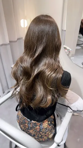 ロング カラー 近藤 若菜のヘアスタイル