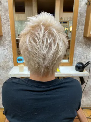 ショート カラー ウエチ シオミ 金沢文庫のヘアスタイル