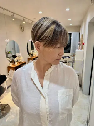 ショート カラー コイデ リュウセイのヘアスタイル