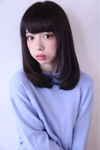 ミディアム 荒木 ユウのヘアスタイル