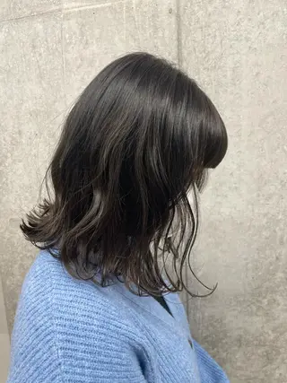 ミディアム カラー yuika .のヘアスタイル