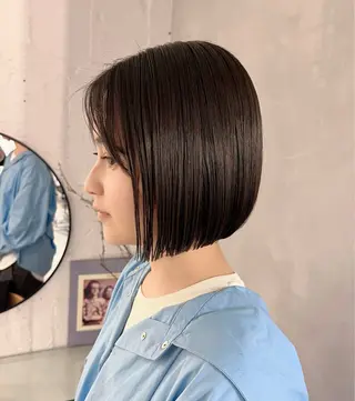 ミディアム foto所属・𝐁𝐋𝐔𝐄𝐓 /カット特化/新宿のヘアスタイル