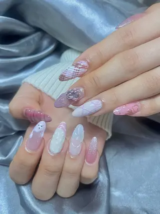 ネイル LEELA NAIL STUDIO所属・LEELA NAIL STUDIOのネイルデザイン