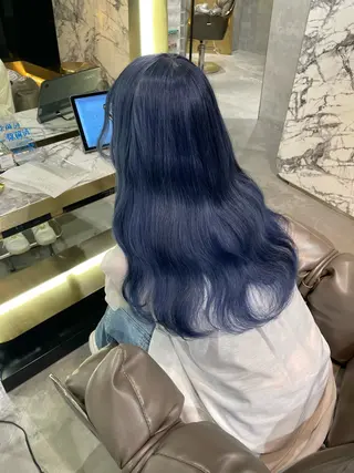 セミロング アールバイニーナ所属・R by NINA アールバイニーナのヘアスタイル