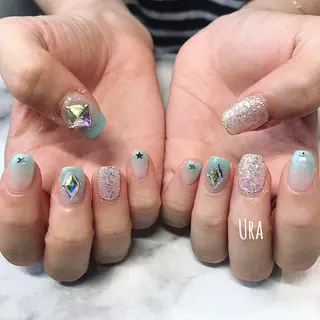 ネイル UrakoNail 《nail》のネイルデザイン