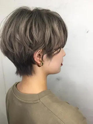 ショート カラー レイヤー ハイトーン 暖色⭐︎KANAKOのヘアスタイル