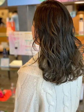 ミディアム ému エミュ　hair &spa所属・近藤 みゅうまのヘアスタイル