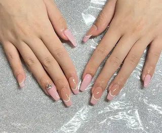 ネイル VIERU 🌈🎀💖のネイルデザイン