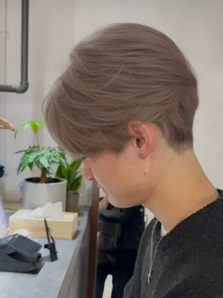 ショート カラー メンズ ケアブリーチ/ili 村上佳那多のヘアスタイル
