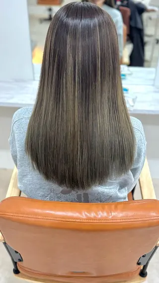 ロング Angelica Hinaのヘアスタイル