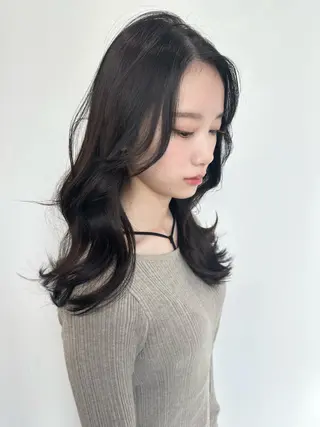 ロング カラー 伊藤 美奈穂のヘアスタイル