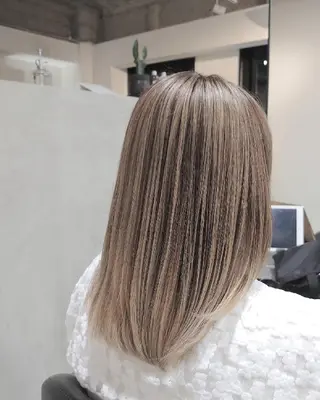 ミディアム カラー SHI Oのヘアスタイル