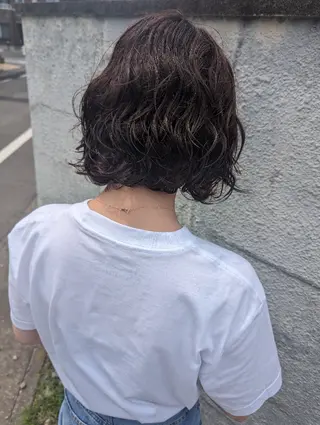 ミディアム パーマ ⭕鏡のような劇艶/ 賀川サトシ⭕️のヘアスタイル