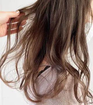 ミディアム カラー 桑原 菜摘のヘアスタイル