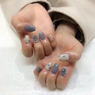 ネイル 椿森 美瑠紅の眉毛・アイブロウイメージ