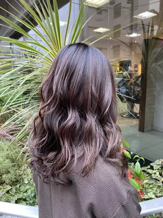 セミロング カラー ブリーチ指名No.1 Daikiのヘアスタイル