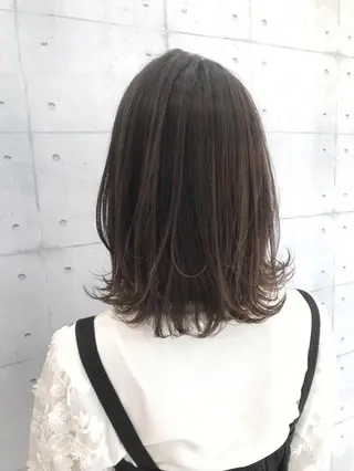 ミディアム カラー 高木 麻知子のヘアスタイル