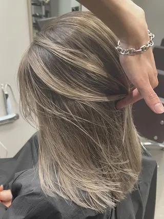 ミディアム カラー ✨【公式】 juhl.横浜✨のヘアスタイル