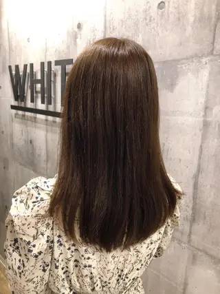セミロング _WHITE＋ 南海難波店所属・射場 達也のヘアスタイル