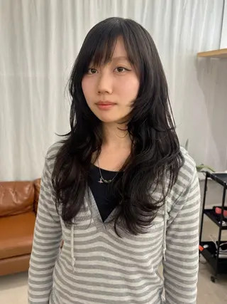 ロング 古畑 愛美のヘアスタイル