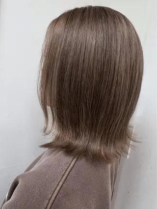 ミディアム カラー SALOWIN神戸三宮所属・山崎 美奈のヘアスタイル