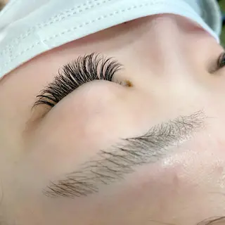 マツエク・マツパ まつげ屋さんLAPU所属・まつげ屋さんLAPU AYAKAのマツエク・マツパデザイン