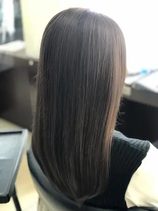セミロング カラー 嶌田 沙紀のヘアスタイル