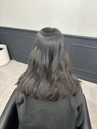 セミロング Log所属・長谷川 さくらのヘアスタイル