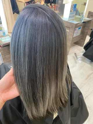 ロング カラー ベージュ/インナー カラー🤍Rieのヘアスタイル