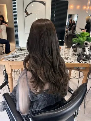 カラー miko🪽地毛風/ ハイトーン/レイヤーのヘアスタイル