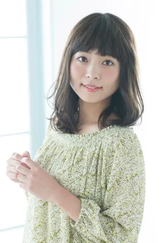 ミディアム 所渉/韓国レイヤー /ウルフカットのヘアスタイル