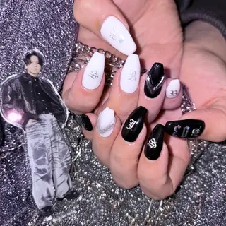 ネイル toyvenail 🖤enaのネイルデザイン