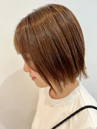 ミディアム レイヤー/韓国 ハイトーン興津史弥のヘアスタイル