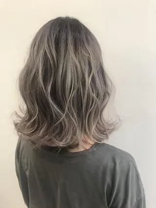 ミディアム カラー due hair 京都駅前店 MILBON オージュア認定サロン【デューヘアー】所属・ハイトーンブリーチ 土坂 由志【京都】のヘアスタイル